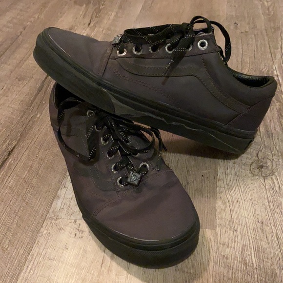 Harry Potter Vans! Dark gray shoe with dark purple threading and black rubber. - Picture 1 of 6